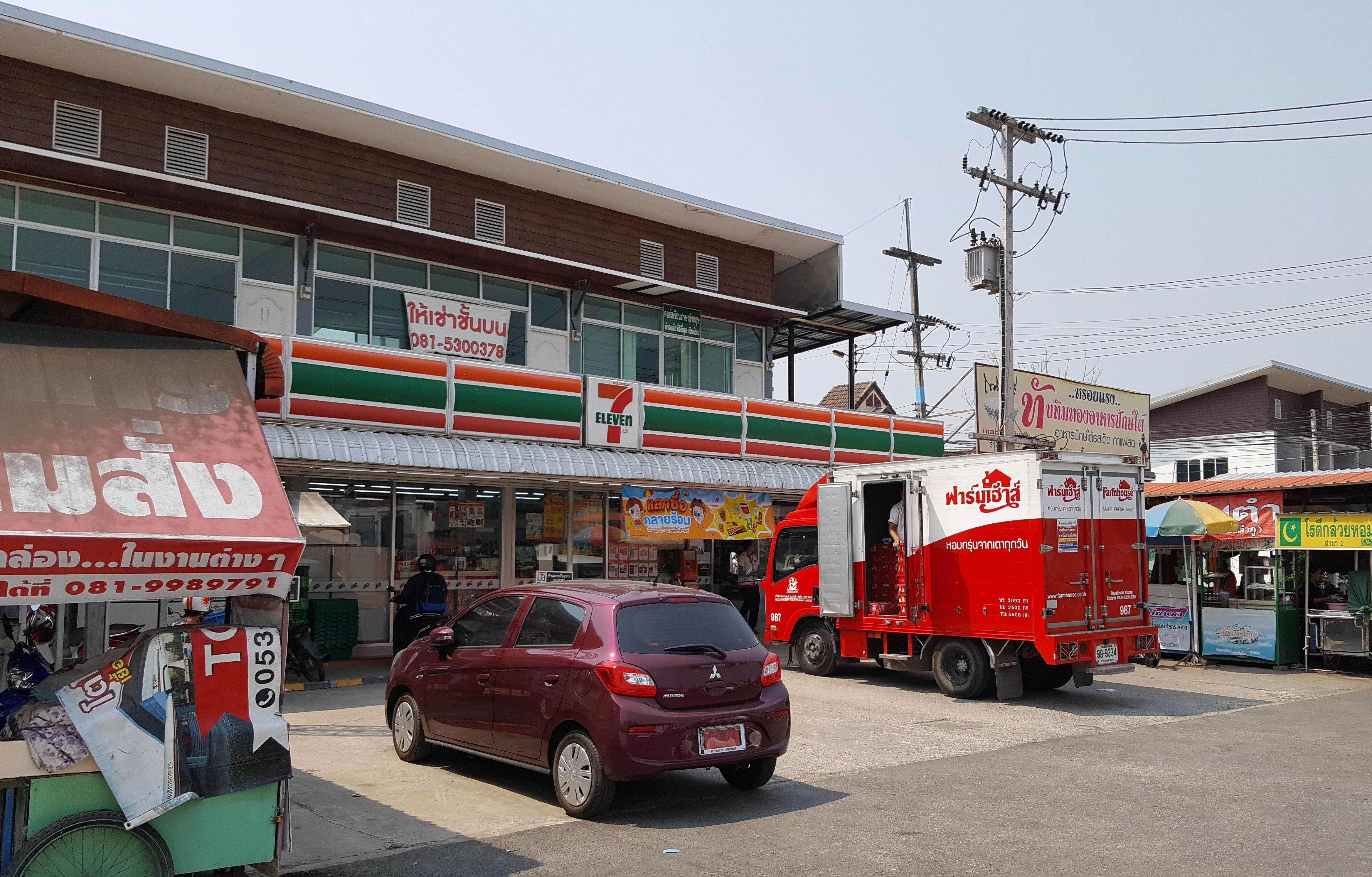 チェンマイのタイ古式マッサージスクール「V-チェンマイ」の近隣セブンイレブン